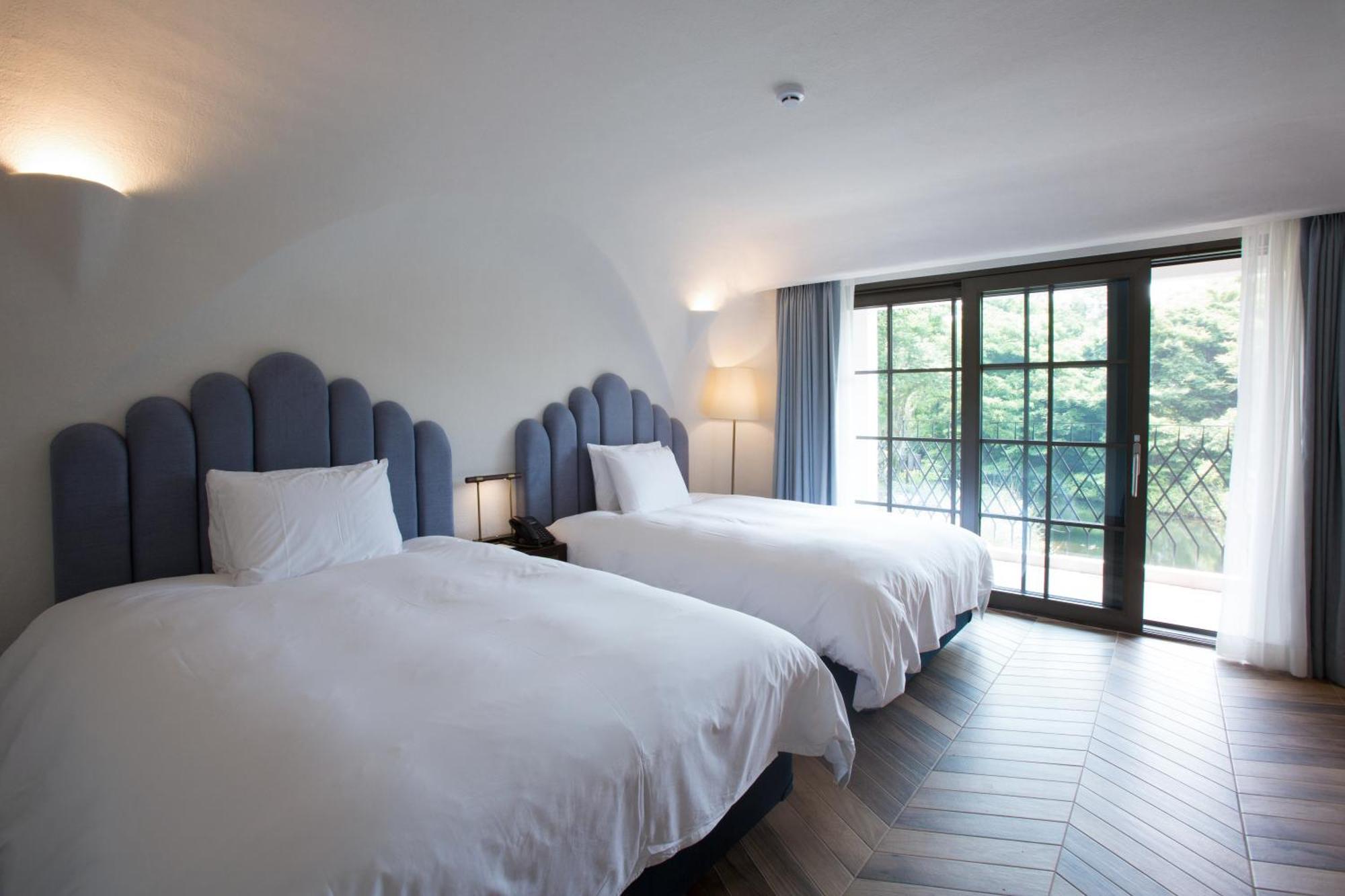 Ecoland Hotel Jeju Exterior photo