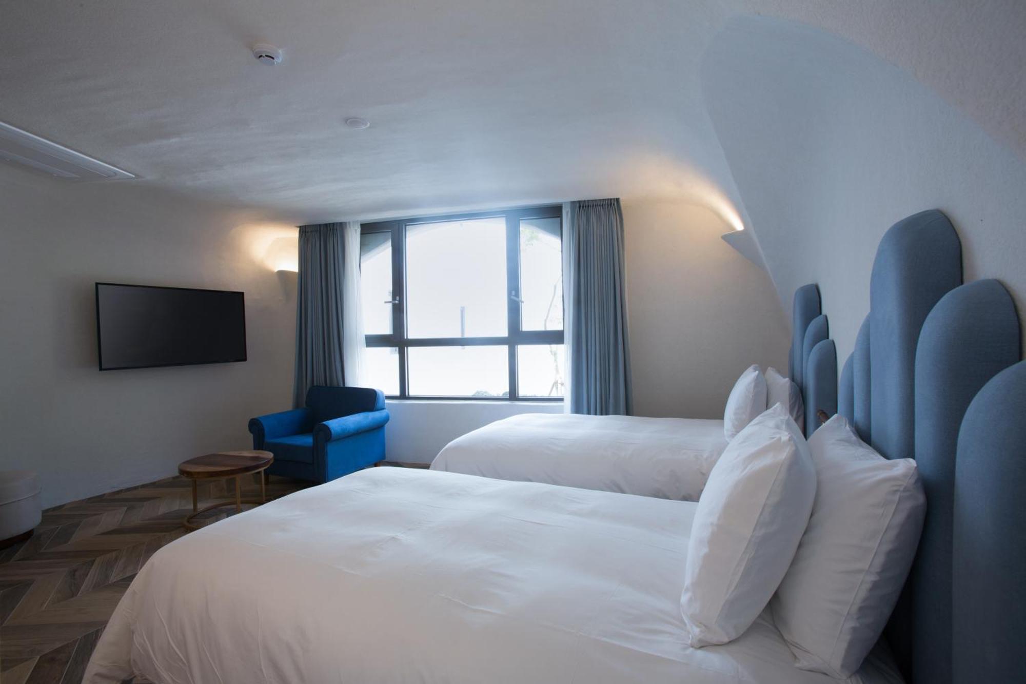 Ecoland Hotel Jeju Exterior photo