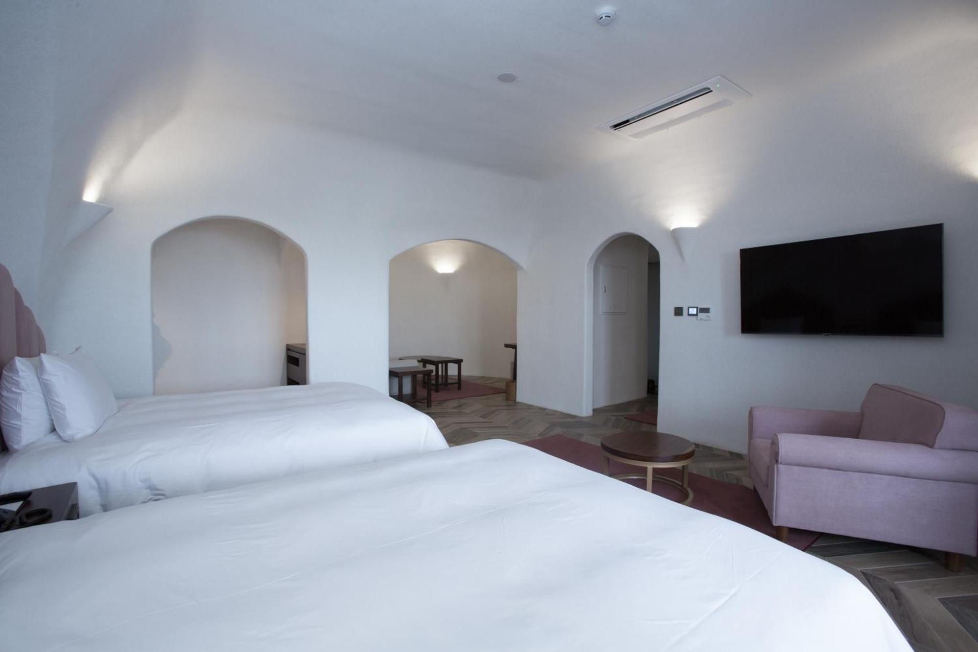 Ecoland Hotel Jeju Exterior photo