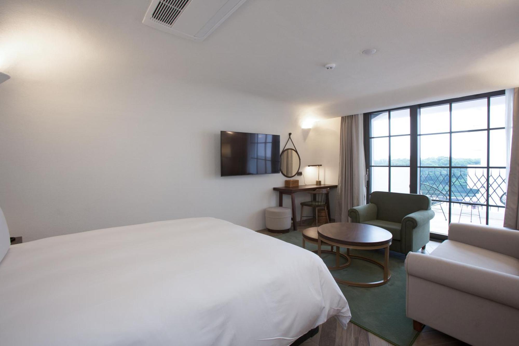 Ecoland Hotel Jeju Exterior photo