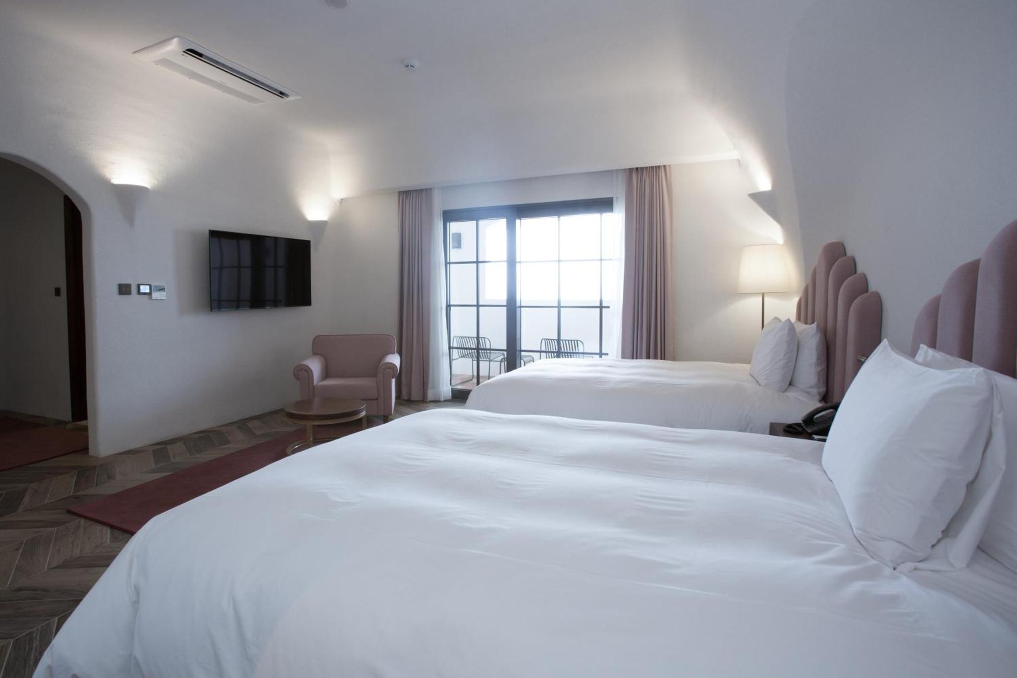 Ecoland Hotel Jeju Exterior photo