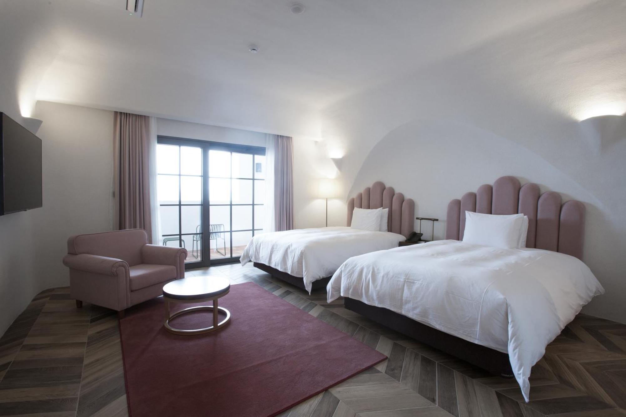 Ecoland Hotel Jeju Exterior photo