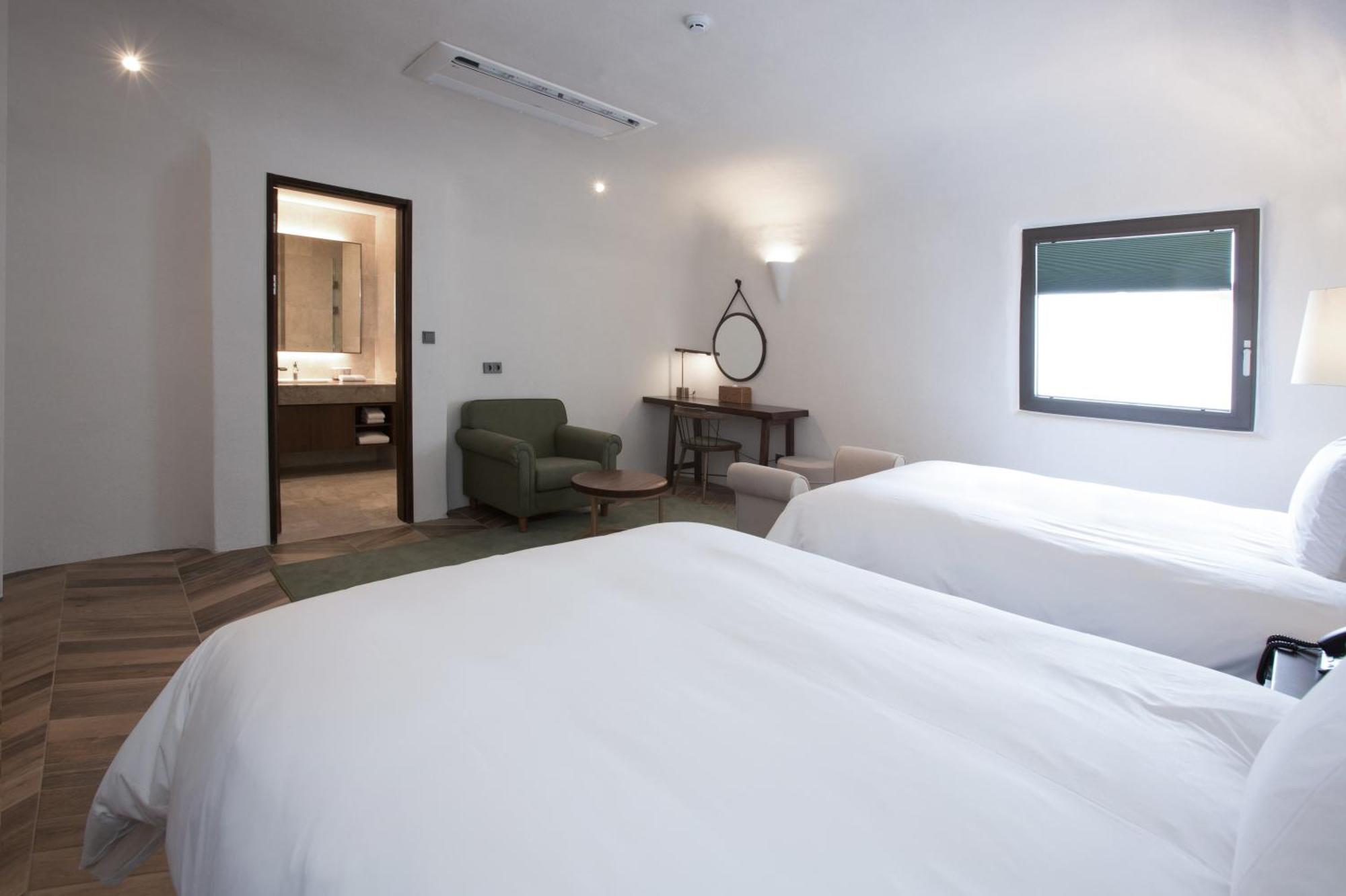 Ecoland Hotel Jeju Exterior photo